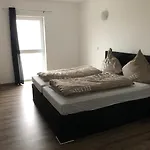 Krieger Liebeshotel