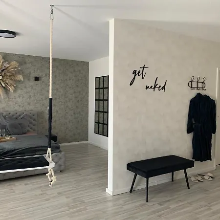 Love hotel Krieger