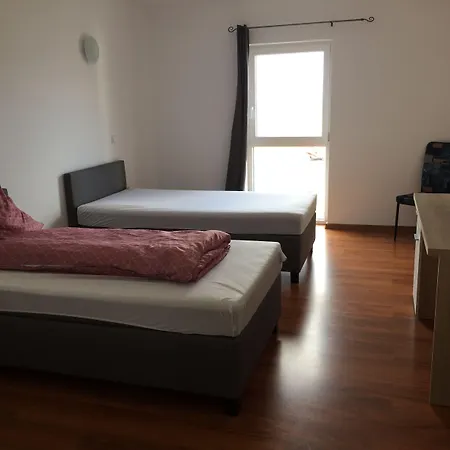 Love hotel Krieger