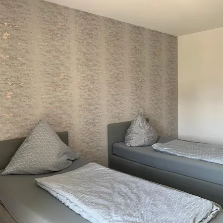 Love hotel Krieger